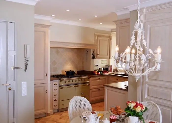 Bord De - Ac, Wifi, Chic, Sea View, 2 Minutes Walk Antibes