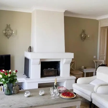 Apartment Bord De - Ac, Wifi, Chic, Sea View, 2 Minutes Walk