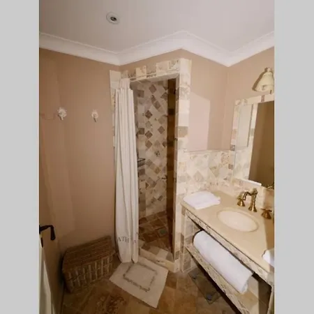 Bord De - Ac, Wifi, Chic, Sea View, 2 Minutes Walk